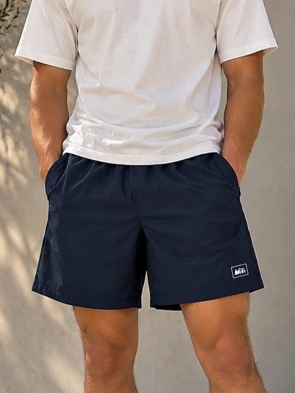 Men's REI Navy Blue Athletic Shorts Size Medium
Lightweight Outdoor